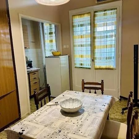 Main Center Square Apartamento *